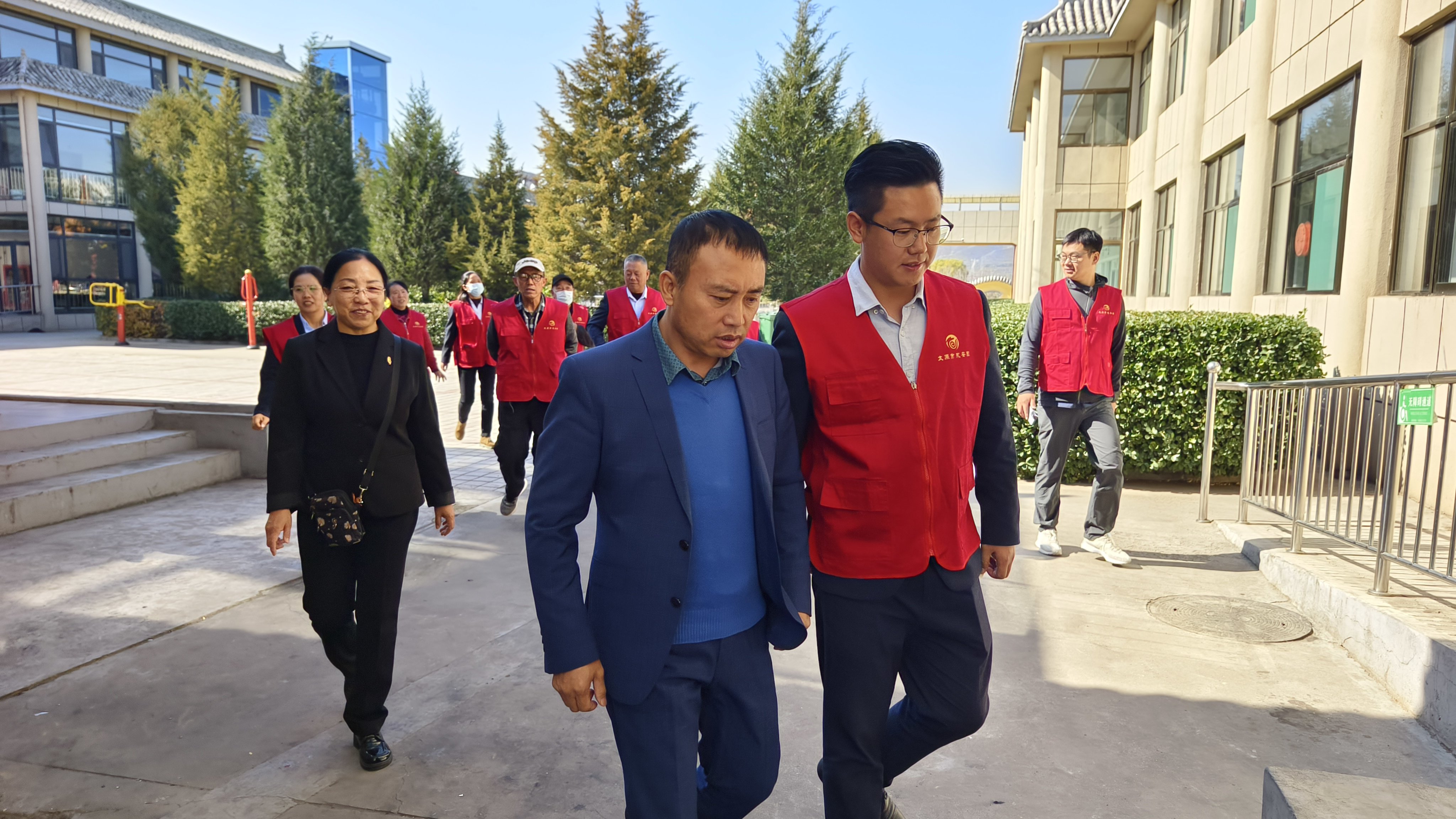 佳节又重阳，，，，，，，亿万先生MR送温暖