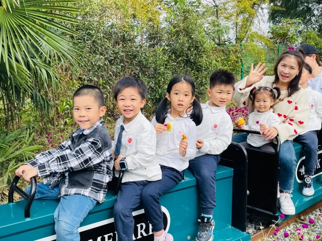 圣地雅歌幼儿园|不负好时光，，，，相约趣探秋