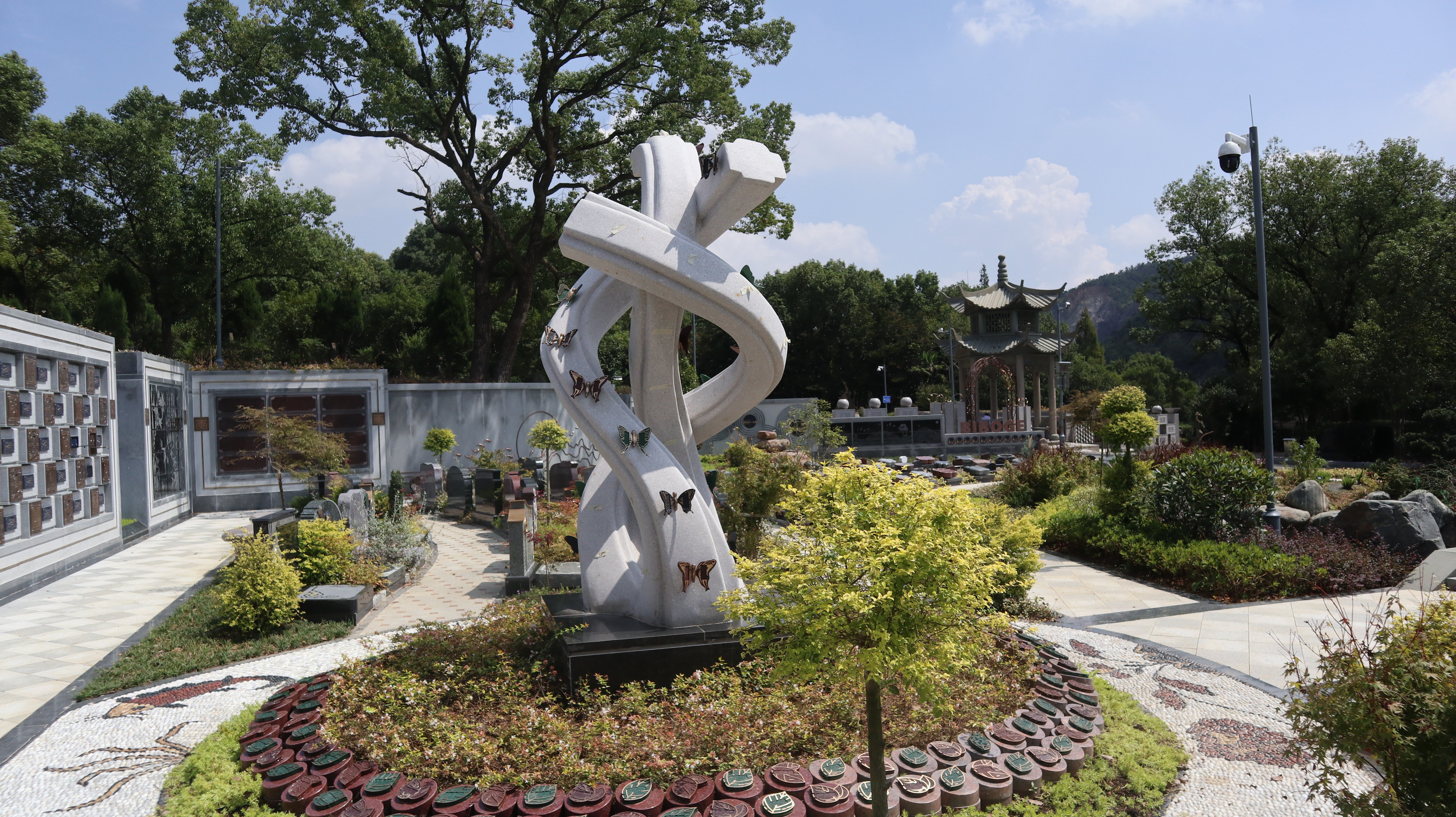 亿万先生MR以”微刷新”引领老旧墓园走向绿色生态未来