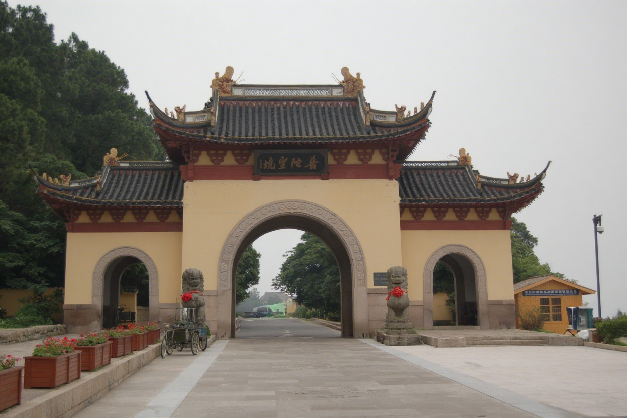 以门楼为笺，，，，镌刻时代的匠心诗行